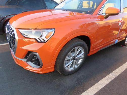 2025 Audi Q3 Premium 45 TFSI S line quattro Tiptronic