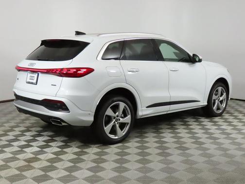 2025 Audi Q5 Premium Plus TFSI quattro S tronic