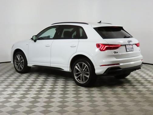 2025 Audi Q3 Premium 45 TFSI S line quattro Tiptronic