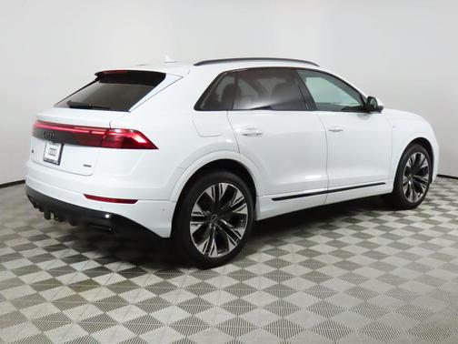 2025 Audi Q8 55 Premium Plus