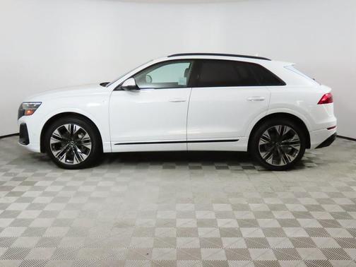 2025 Audi Q8 55 Premium Plus