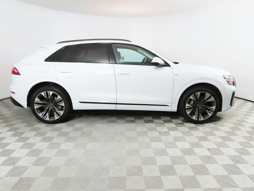 2025 Audi Q8 55 Premium Plus