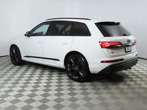 2025 Audi Q7 55 Premium Plus