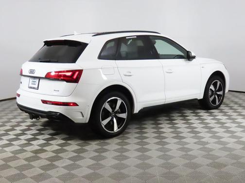 2023 Audi Q5 45 S line Prestige