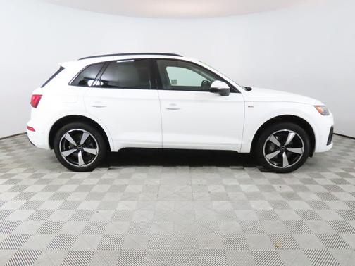 2023 Audi Q5 45 S line Prestige