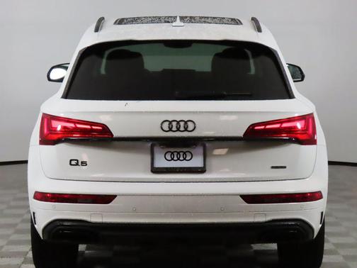 2023 Audi Q5 45 S line Prestige