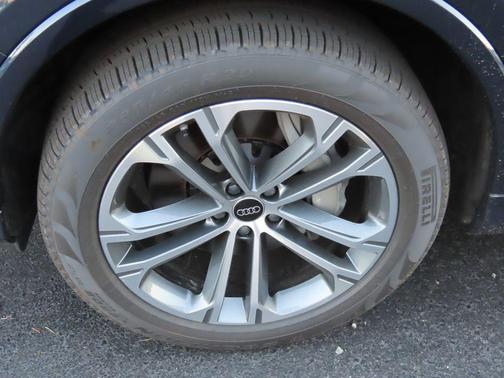 2025 Audi Q7 45 Premium Plus