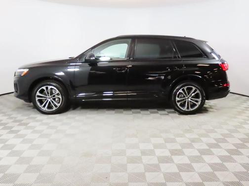 2025 Audi Q7 45 Premium Plus