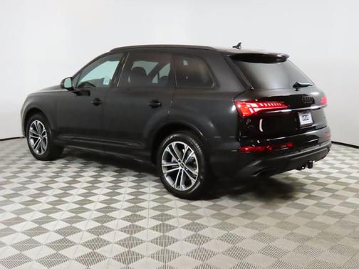 2025 Audi Q7 45 Premium Plus