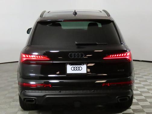 2025 Audi Q7 45 Premium Plus