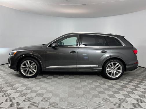 2025 Audi Q7 55 Premium Plus