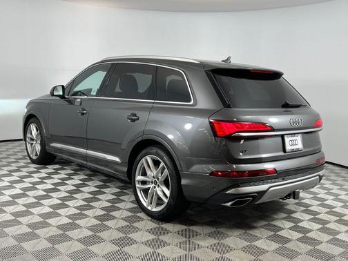 2025 Audi Q7 55 Premium Plus