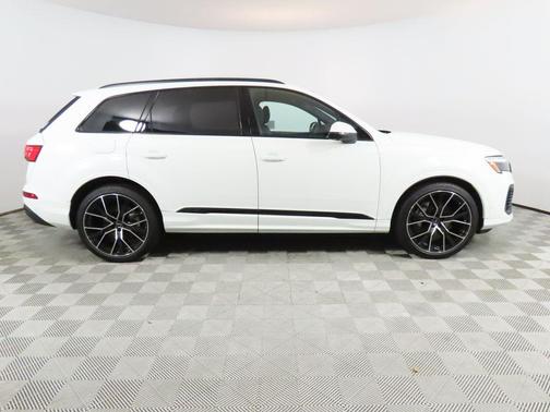 2025 Audi Q7 55 Prestige