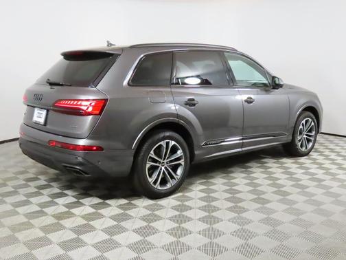 2025 Audi Q7 45 Premium