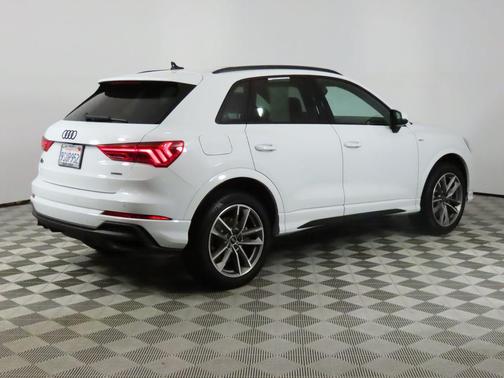 2025 Audi Q3 Premium 45 TFSI S line quattro Tiptronic