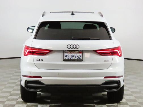 2025 Audi Q3 Premium 45 TFSI S line quattro Tiptronic