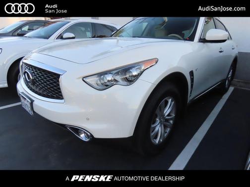 2017 INFINITI QX70 Base