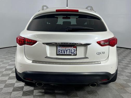 2017 INFINITI QX70 Base