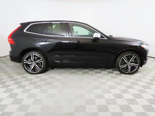 2019 Volvo XC60 Recharge Plug-In Hybrid T8 R-Design