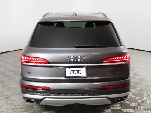 2025 Audi Q7 55 Prestige