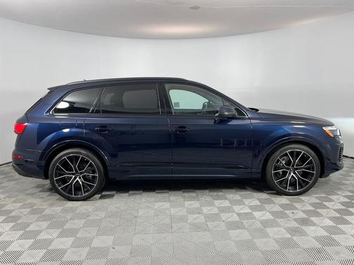 2025 Audi Q7 55 Prestige