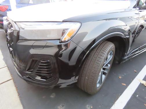 2025 Audi Q7 45 Premium Plus