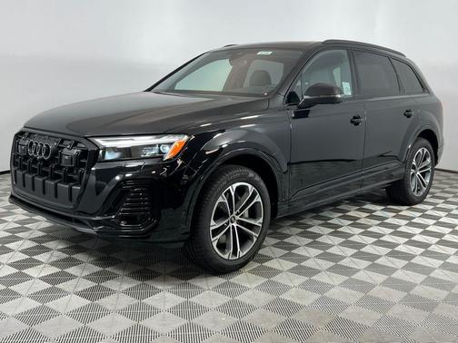 2025 Audi Q7 45 Premium Plus