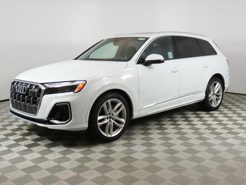 2025 Audi Q7 55 Premium Plus