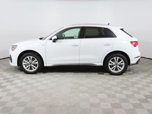 2025 Audi Q3 Premium 45 TFSI S line quattro Tiptronic