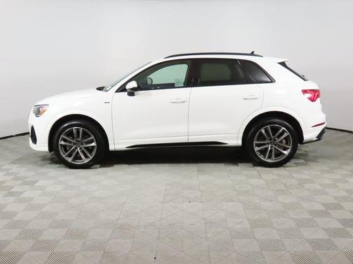 2022 Audi Q3 45 S line Premium