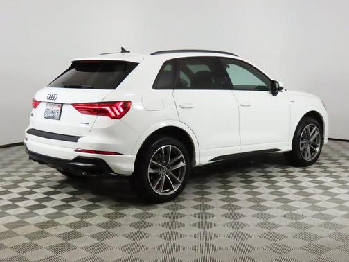 2022 Audi Q3 45 S line Premium