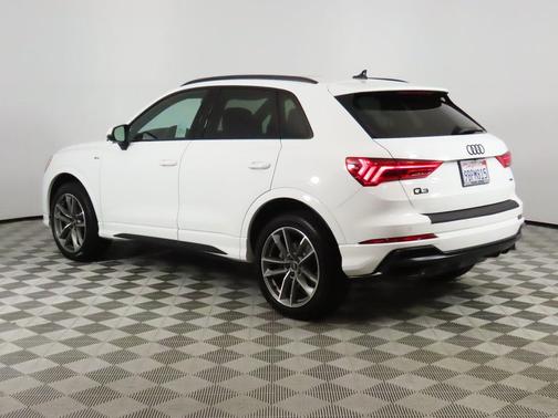 2022 Audi Q3 45 S line Premium