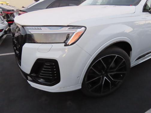2025 Audi Q7 55 Prestige