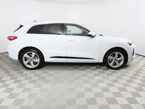 2025 Audi Q5 Prestige TFSI quattro S tronic
