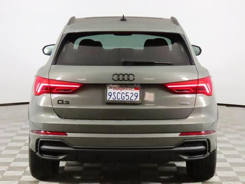 2025 Audi Q3 Premium 45 TFSI S line quattro Tiptronic