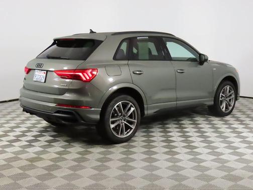 2025 Audi Q3 Premium 45 TFSI S line quattro Tiptronic