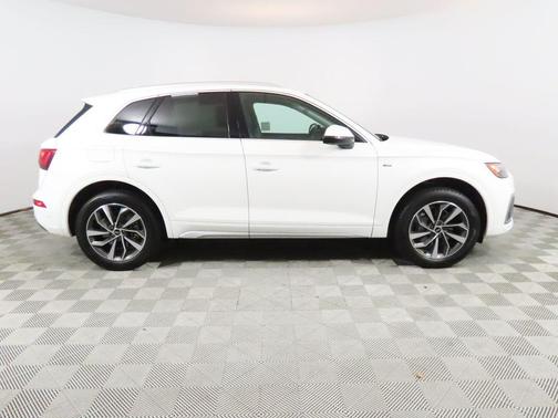 2023 Audi Q5 45 S line Premium Plus