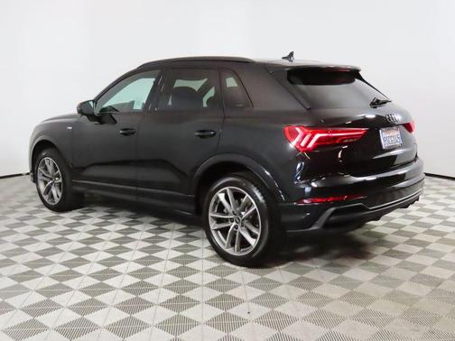 2025 Audi Q3 Premium 45 TFSI S line quattro Tiptronic