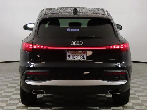 2025 Audi Q5 Premium TFSI quattro S tronic