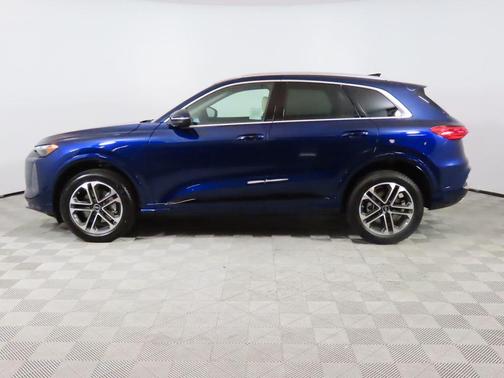 2025 Audi Q5 Premium TFSI quattro S tronic