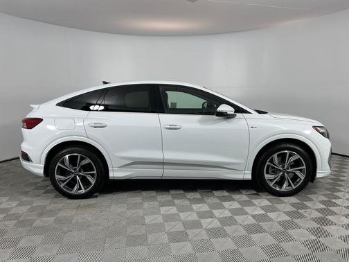 2025 Audi Q4 e-tron Sportback Premium Plus 55 quattro