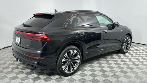 2025 Audi Q8 55 Prestige