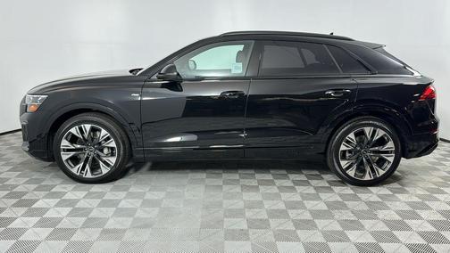 2025 Audi Q8 55 Prestige