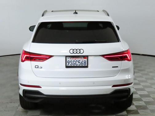2025 Audi Q3 Premium 45 TFSI S line quattro Tiptronic