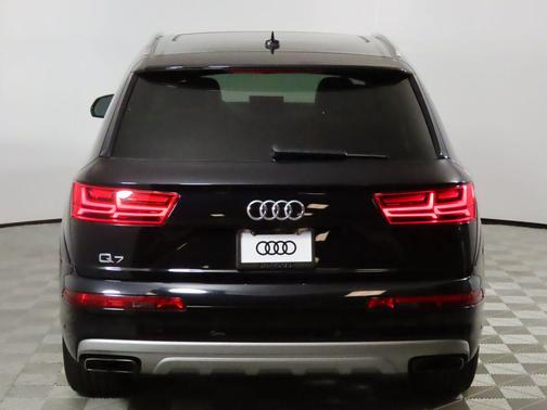 2019 Audi Q7 55 Premium Plus