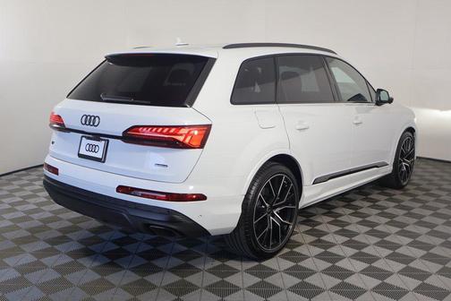 2025 Audi Q7 55 Premium Plus
