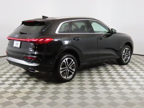 2025 Audi Q5 Premium TFSI quattro S tronic