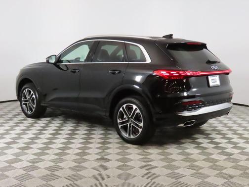 2025 Audi Q5 Premium TFSI quattro S tronic