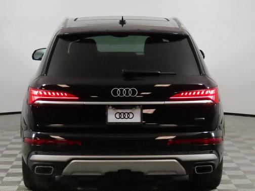 2025 Audi Q7 55 Premium Plus