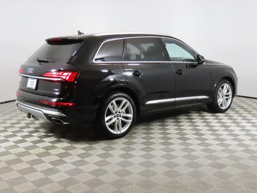 2025 Audi Q7 55 Premium Plus
